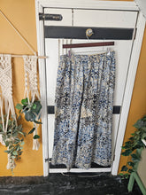 Load image into Gallery viewer, Repurpose sari trousers www.indiansummertrading.co.uk