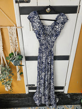 Load image into Gallery viewer, repurposed sari Priya dress www.karmaripon.co.uk