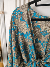 Load image into Gallery viewer, Reversible Repurposed Sari Choli Top UK8-14 www.karmaripon.co.uk