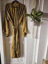 Load image into Gallery viewer, Repurposed Sari Kimono www.karmaripon.co.uk