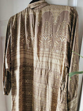 Load image into Gallery viewer, Repurposed Sari Kimono www.karmaripon.co.uk