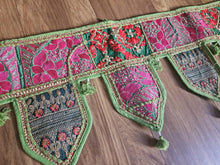 Load image into Gallery viewer, Green toran www.karmaripon.co.uk