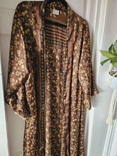 Load image into Gallery viewer, Repurposed Sari Kimono www.karmaripon.co.uk
