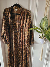 Load image into Gallery viewer, Repurposed Sari Kimono www.karmaripon.co.uk